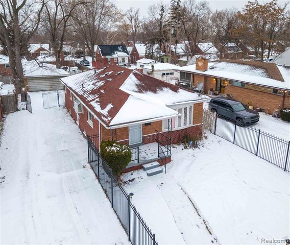 12615 Mettetal Street, Detroit, MI 48227