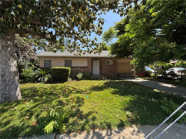 884 Lewis, Pomona, CA 91768