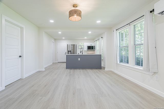 326 Victor St, San Antonio, TX 78209