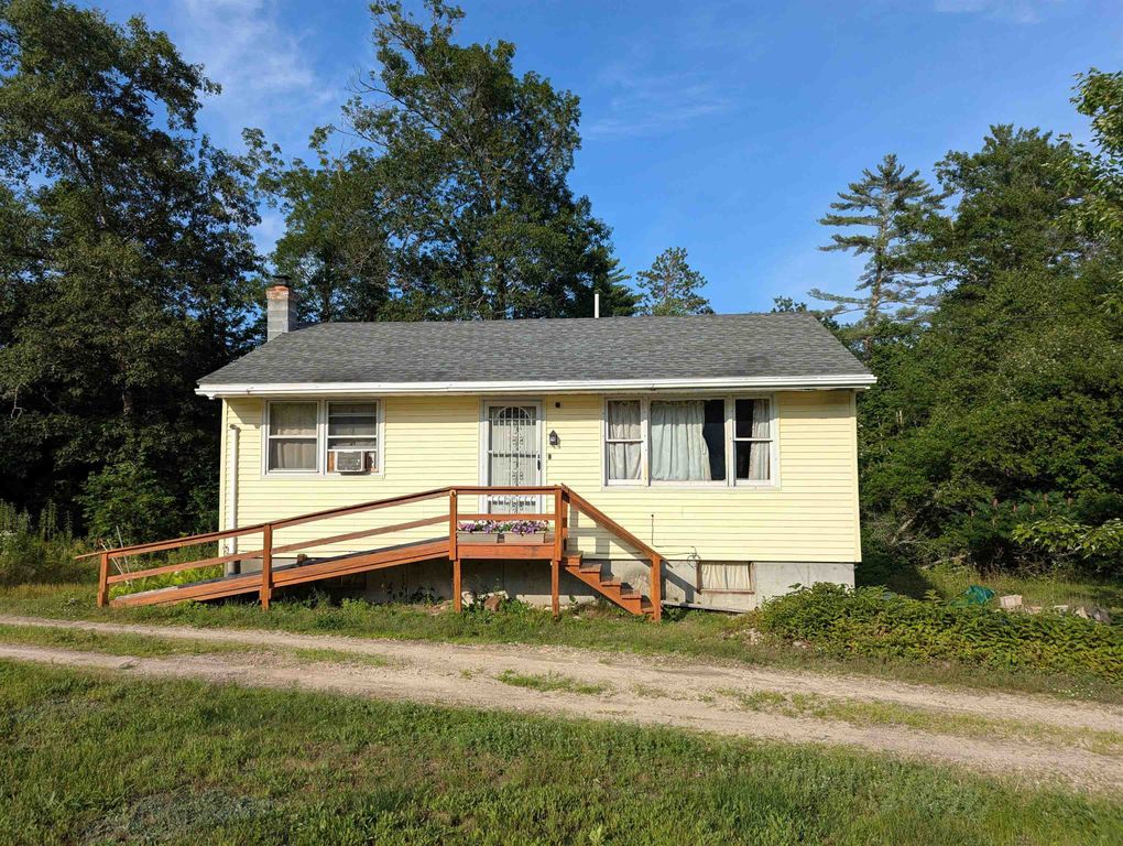 86 Effingham Road, Ossipee, NH 03864