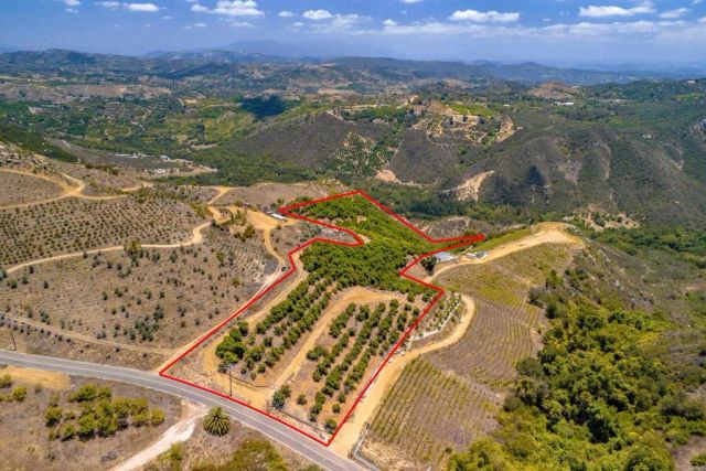 1 Los Gatos, Temecula, CA 92590
