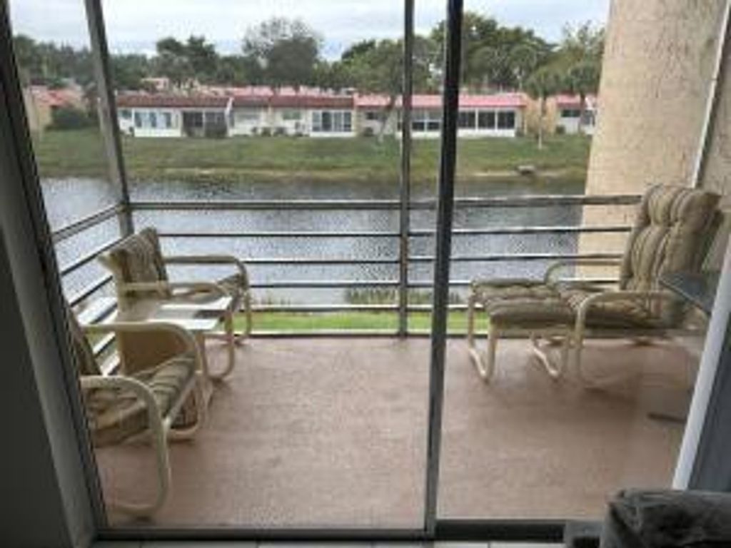 182 N Lake Frances Drive, West Palm Beach, FL 33411