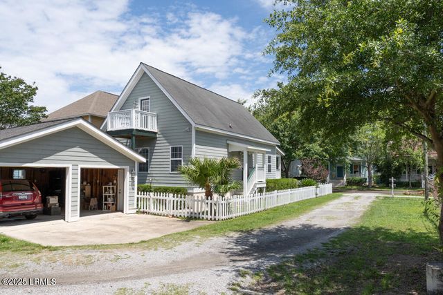 1003 9th Street, Port Royal, SC 29935