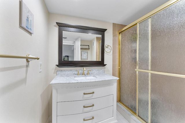 16475 Golf Club Road 207, Weston, FL 33326