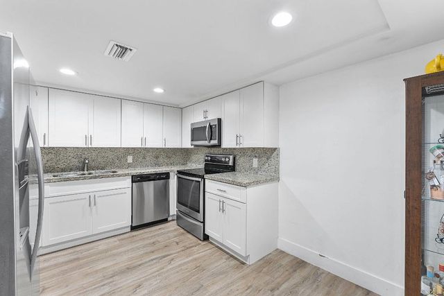 16475 Golf Club Road 207, Weston, FL 33326