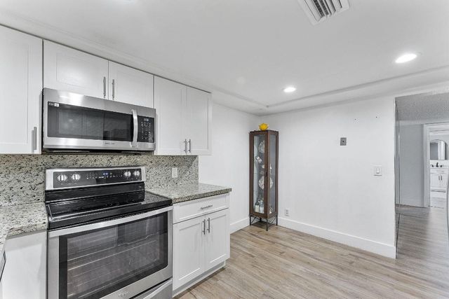 16475 Golf Club Road 207, Weston, FL 33326