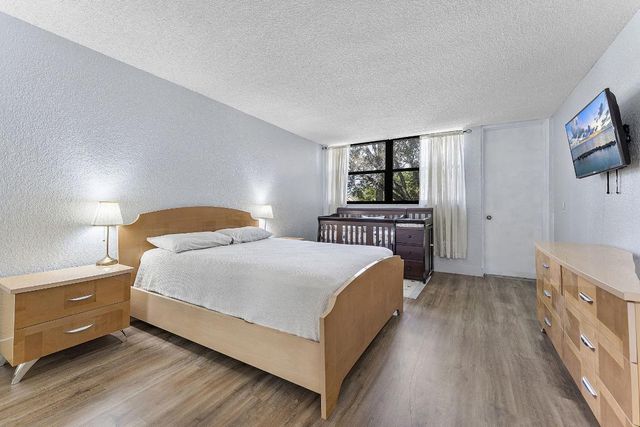 16475 Golf Club Road 207, Weston, FL 33326