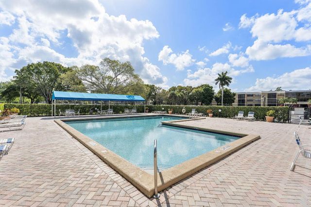 16475 Golf Club Road 207, Weston, FL 33326