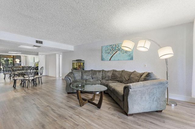 16475 Golf Club Road 207, Weston, FL 33326