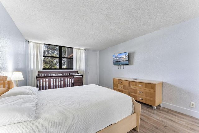 16475 Golf Club Road 207, Weston, FL 33326