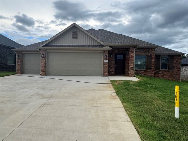 253 S Eagle Mountain Street, Prairie Grove, AR 72753
