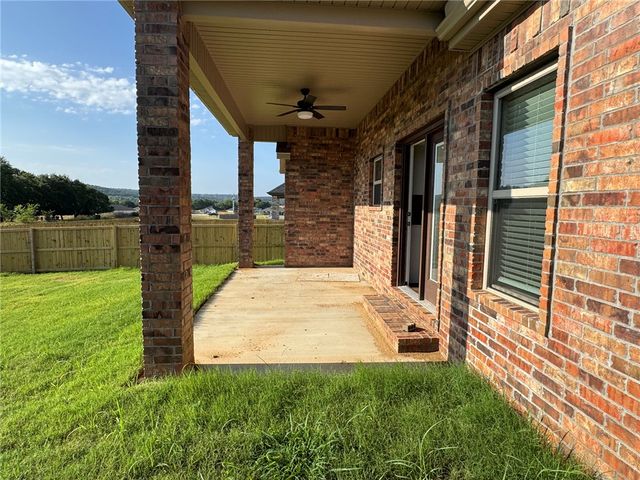 253 S Eagle Mountain Street, Prairie Grove, AR 72753