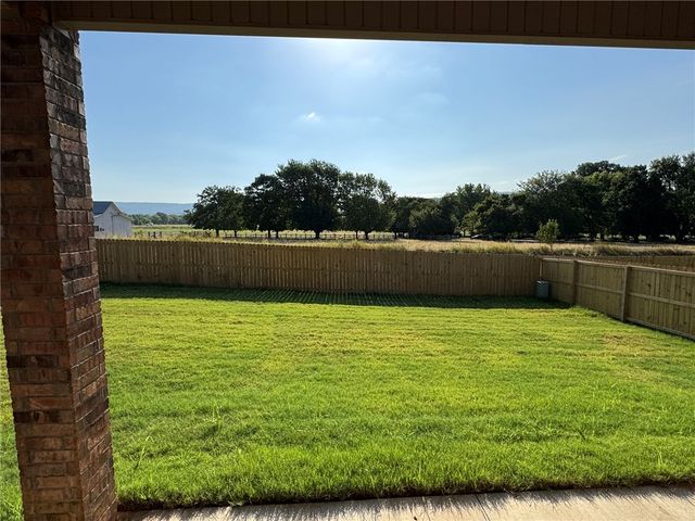 253 S Eagle Mountain Street, Prairie Grove, AR 72753