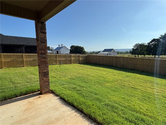 253 S Eagle Mountain Street, Prairie Grove, AR 72753