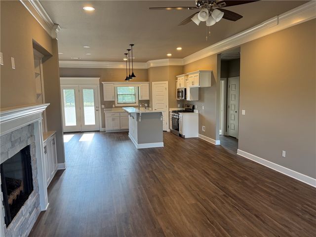 253 S Eagle Mountain Street, Prairie Grove, AR 72753