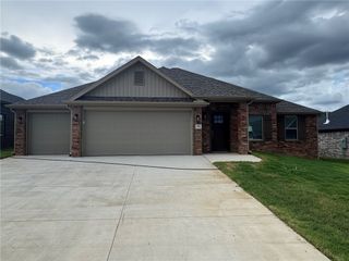 253 S Eagle Mountain Street, Prairie Grove, AR 72753