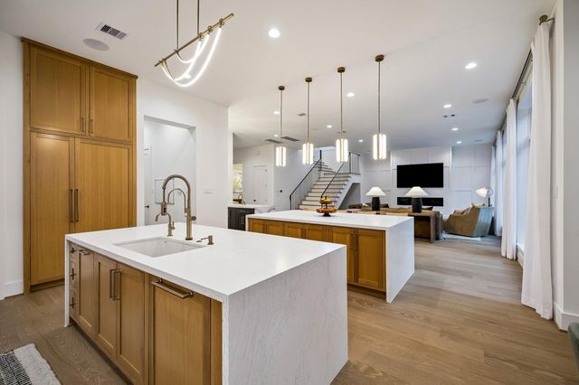 1615 Milford Street, Houston, TX 77006