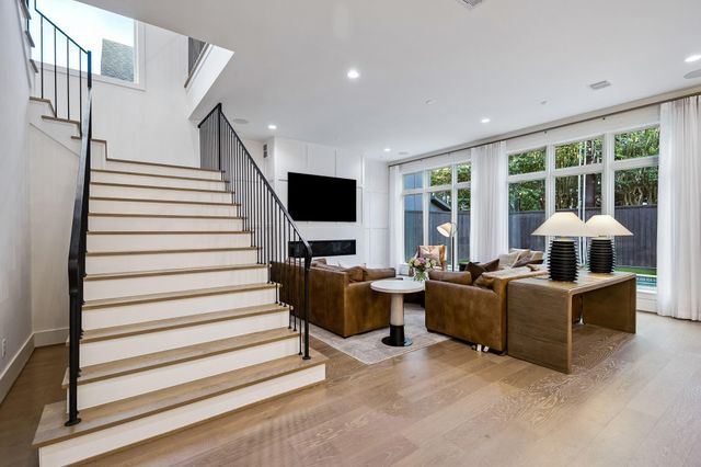 1615 Milford Street, Houston, TX 77006