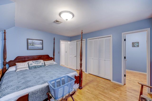 19 Fleetwood Dr, Winfield, KS 67156