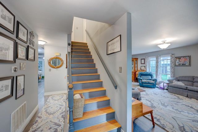 19 Fleetwood Dr, Winfield, KS 67156