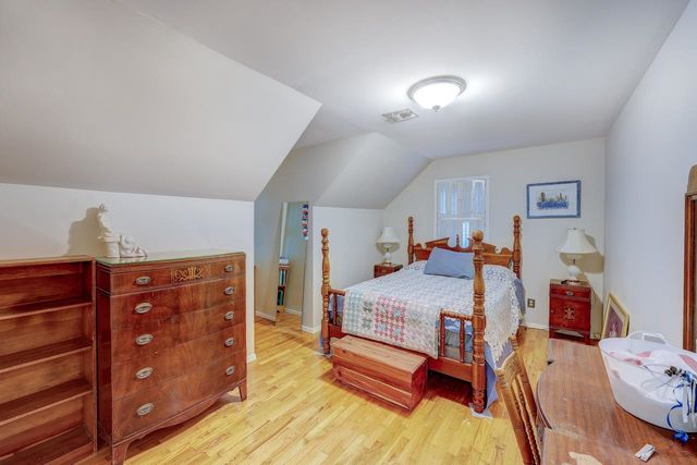 19 Fleetwood Dr, Winfield, KS 67156