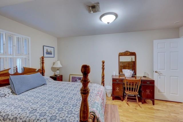 19 Fleetwood Dr, Winfield, KS 67156