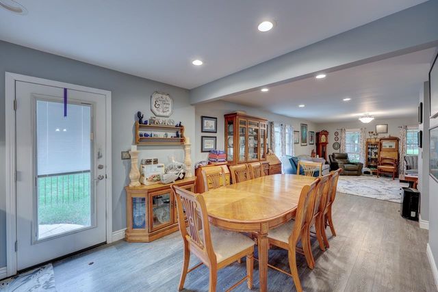 19 Fleetwood Dr, Winfield, KS 67156