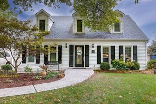 19 Fleetwood Dr, Winfield, KS 67156