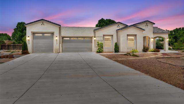 60 Camino De Claudio, Corrales, NM 87048