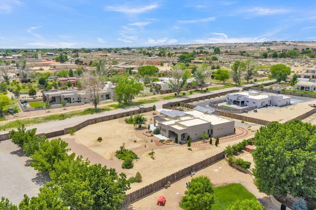 60 Camino De Claudio, Corrales, NM 87048