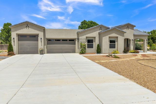 60 Camino De Claudio, Corrales, NM 87048