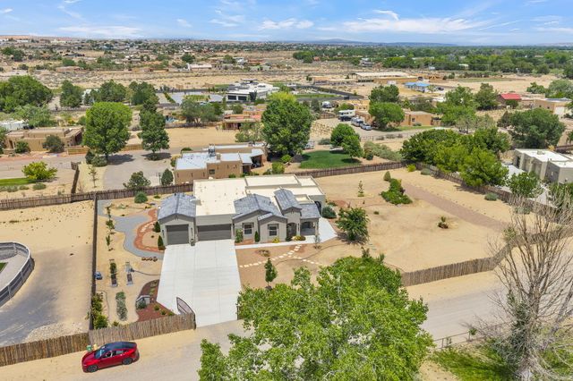 60 Camino De Claudio, Corrales, NM 87048