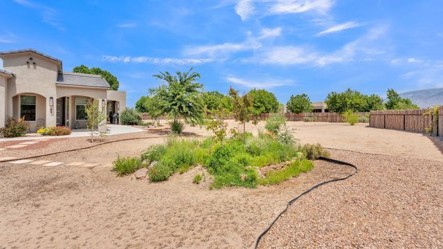 60 Camino De Claudio, Corrales, NM 87048