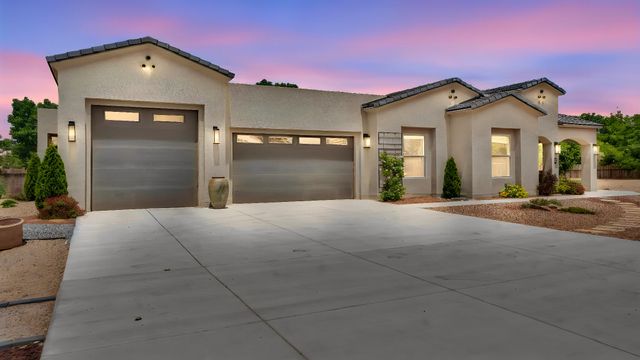 60 Camino De Claudio, Corrales, NM 87048