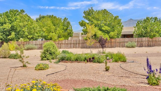 60 Camino De Claudio, Corrales, NM 87048