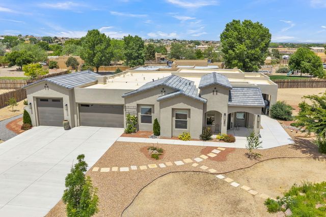 60 Camino De Claudio, Corrales, NM 87048