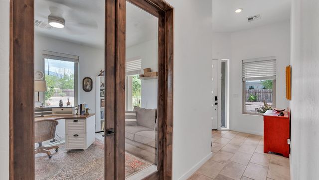 60 Camino De Claudio, Corrales, NM 87048