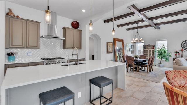 60 Camino De Claudio, Corrales, NM 87048