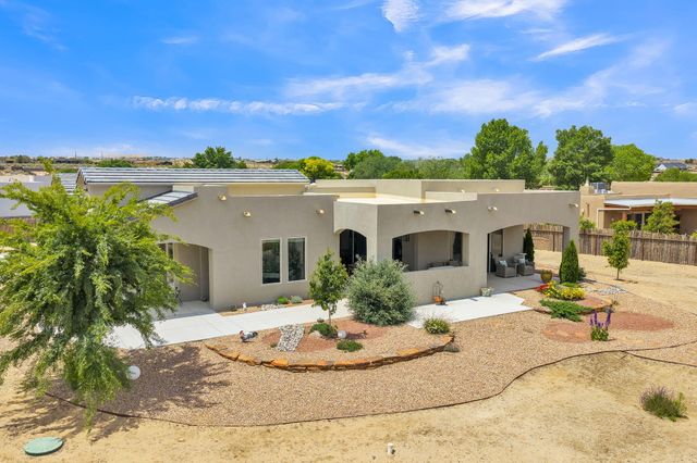 60 Camino De Claudio, Corrales, NM 87048