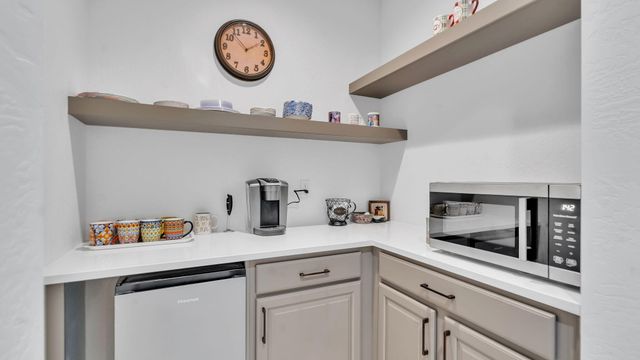 60 Camino De Claudio, Corrales, NM 87048