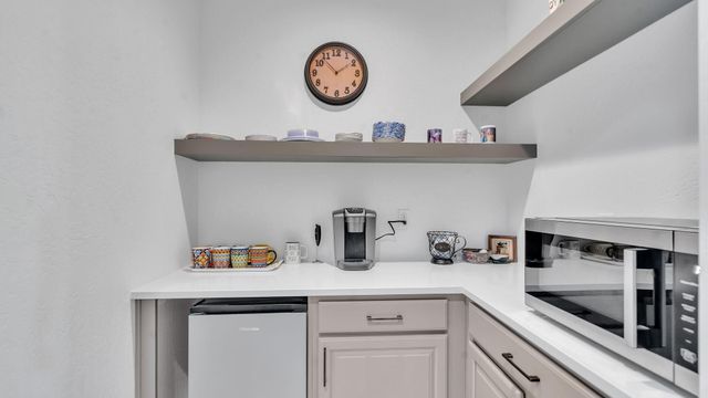 60 Camino De Claudio, Corrales, NM 87048