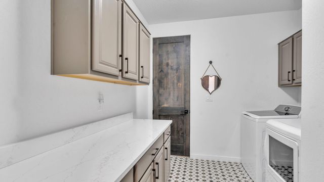 60 Camino De Claudio, Corrales, NM 87048