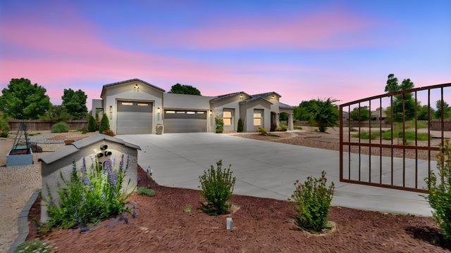 60 Camino De Claudio, Corrales, NM 87048