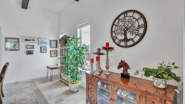 60 Camino De Claudio, Corrales, NM 87048
