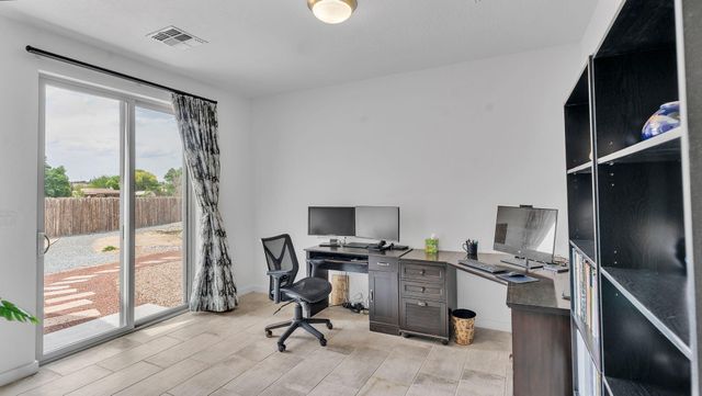60 Camino De Claudio, Corrales, NM 87048