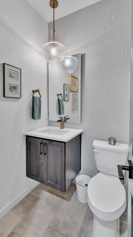 60 Camino De Claudio, Corrales, NM 87048