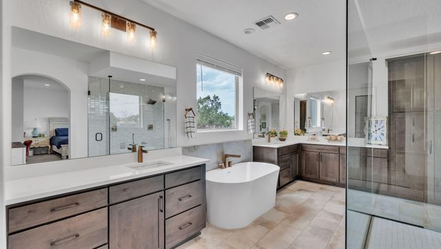 60 Camino De Claudio, Corrales, NM 87048