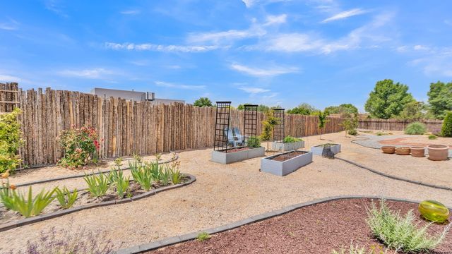 60 Camino De Claudio, Corrales, NM 87048