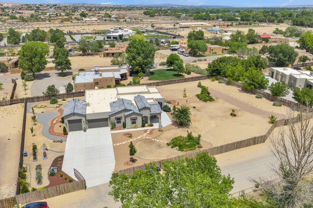 60 Camino De Claudio, Corrales, NM 87048