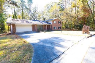 2030 PINE OAK SW Drive, Atlanta, GA 30310